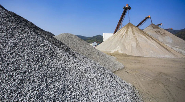 投資一家制砂廠能賺錢嗎？什么樣的制砂機(jī)生產(chǎn)效率高？